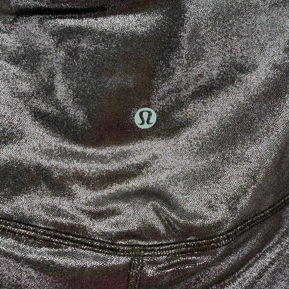 Lululemon Align High Rise Metallic Foil Shine Leggings Burgundy Cropped Size 6 - Picture 7 of 8